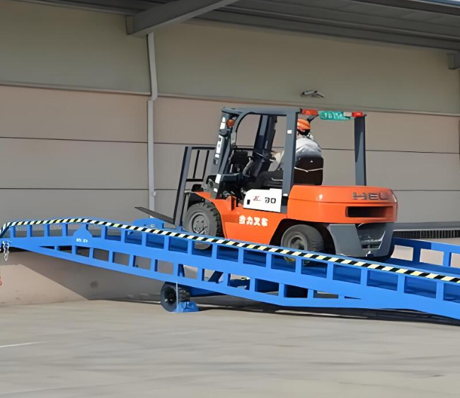 宁国移动式卸货平台（叉车用）